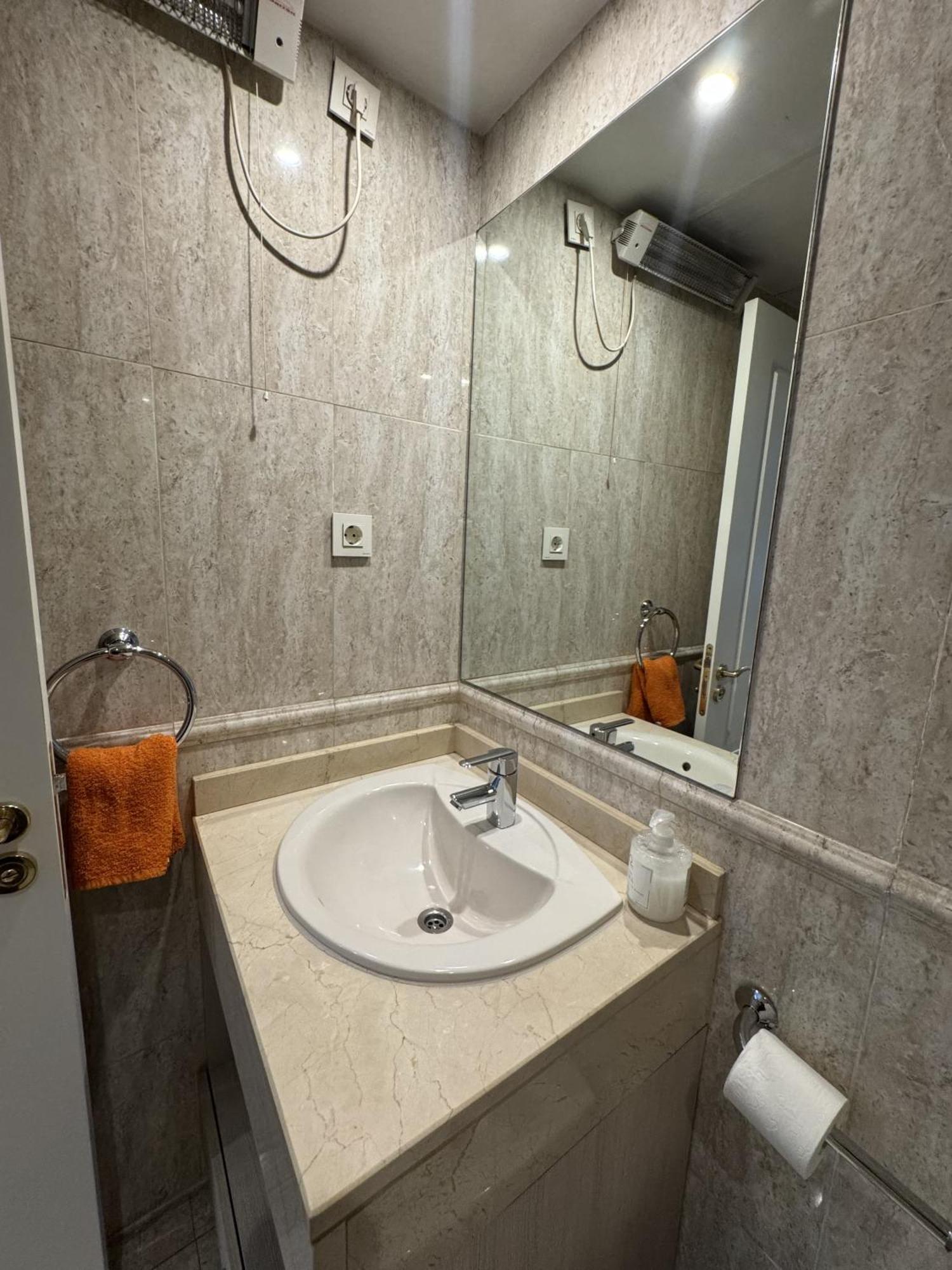 Casa Con Piscina Leilighet Madrid Eksteriør bilde